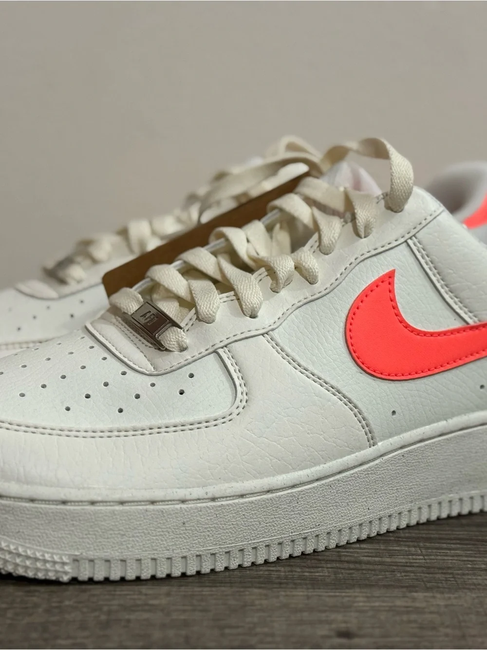 Nike Air Force 1 Men’s 9.5 / Women’s 11 (Box Damage)
